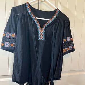 Women’s gauze embroidered top